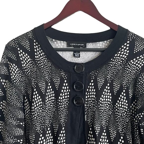 Cable & Gauge Women Cardigan L Black Crew Neck 3/4 Sleeve 3 Large Button Closure - Picture 10 of 10